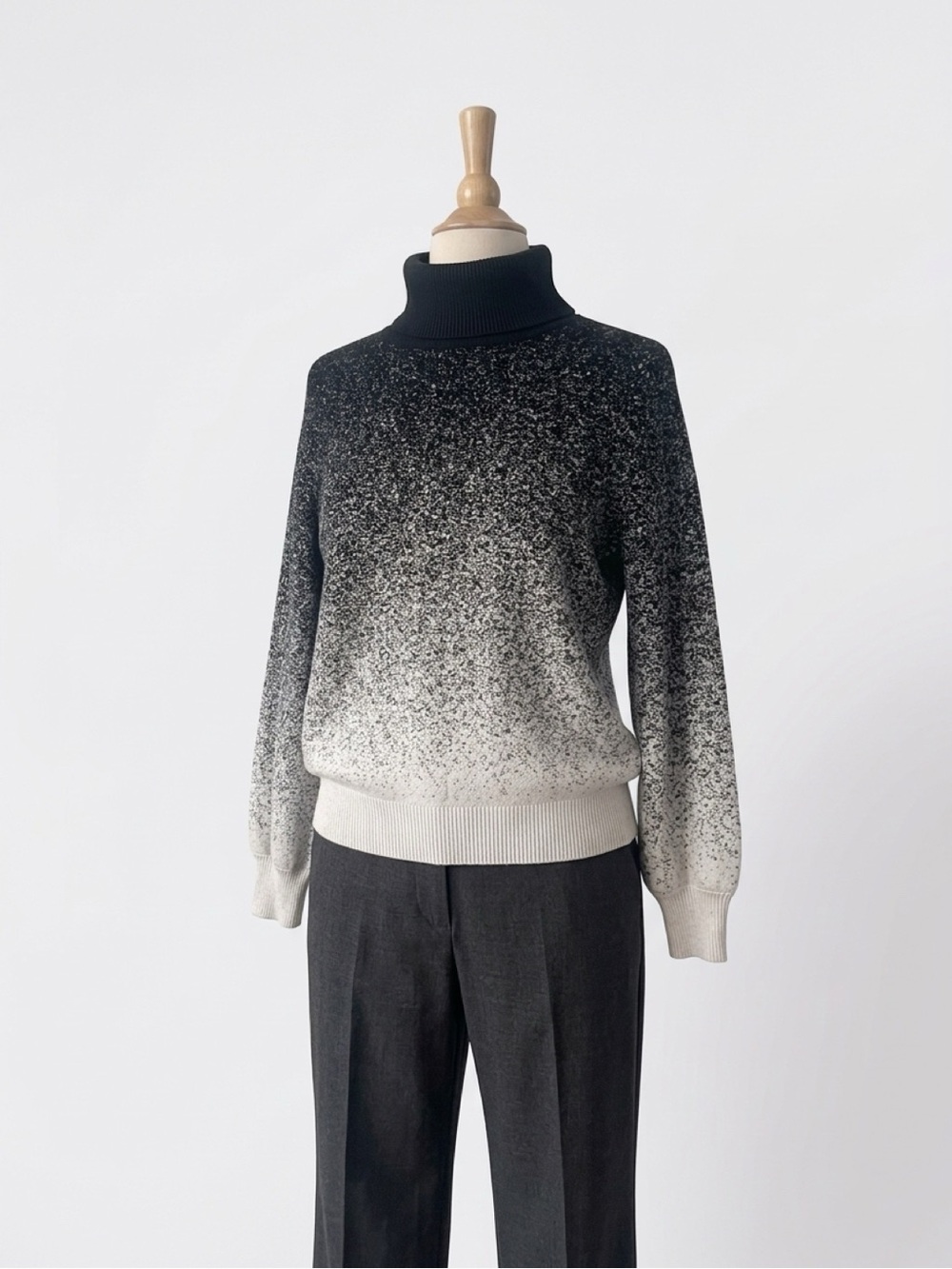 Black & White Ombré Turtleneck Knit Sweater - Large